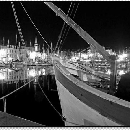 Le Bellevue - Beautiful Sea View Lägenhet Honfleur Exteriör bild